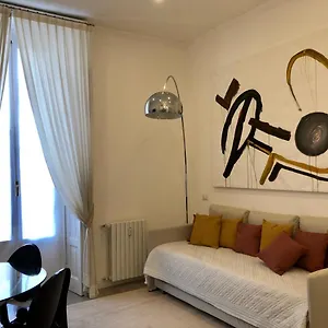  Apartment Casa Alberto Da Giussano, Elegante Bilocale In Centro Con Balcone Sul Parco Italy